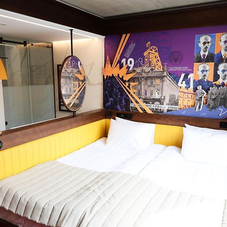 !Fest Hotel Rynok Square Lviv Extérieur photo