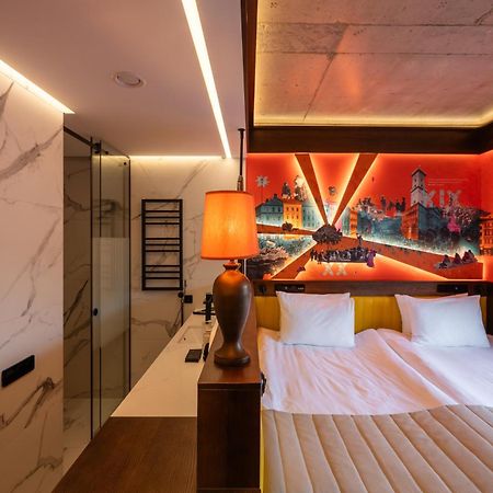!Fest Hotel Rynok Square Lviv Extérieur photo