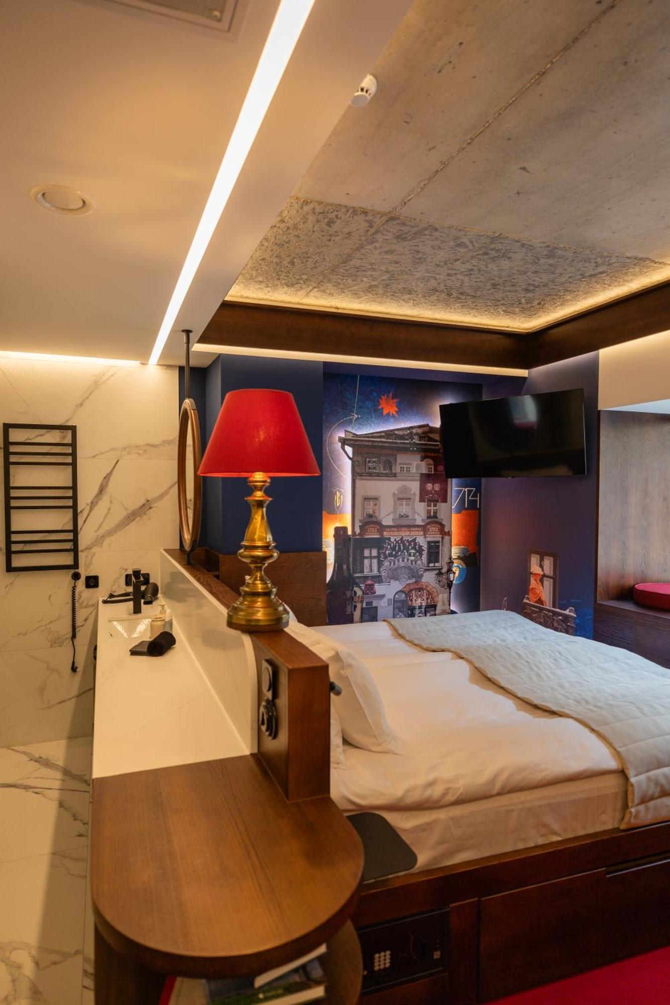 !Fest Hotel Rynok Square Lviv Extérieur photo
