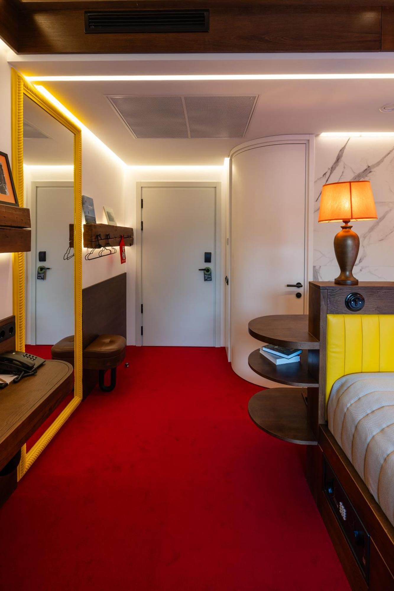 !Fest Hotel Rynok Square Lviv Extérieur photo