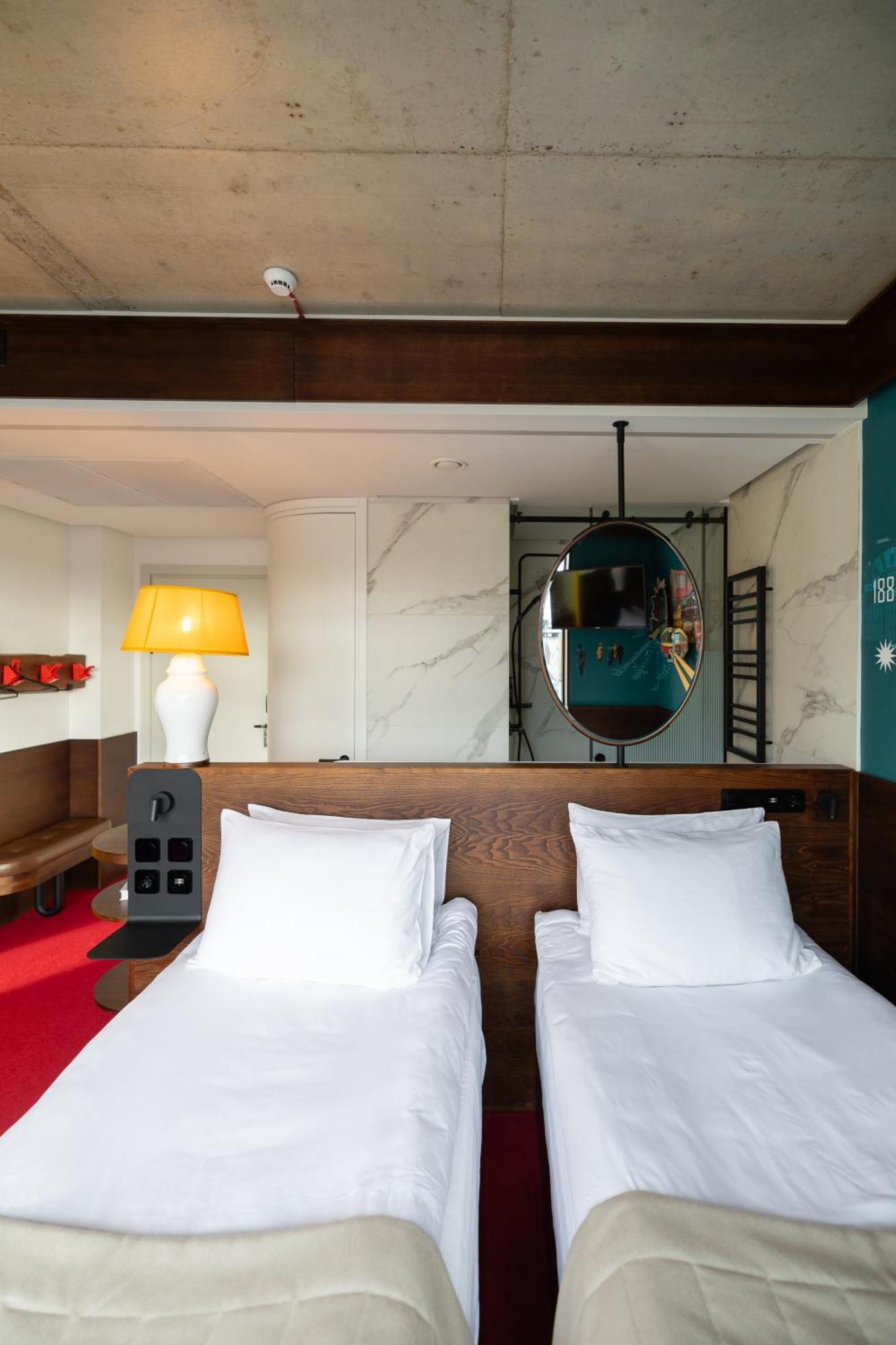 !Fest Hotel Rynok Square Lviv Extérieur photo