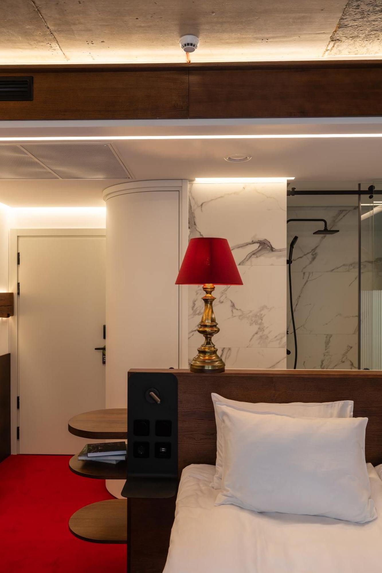 !Fest Hotel Rynok Square Lviv Extérieur photo