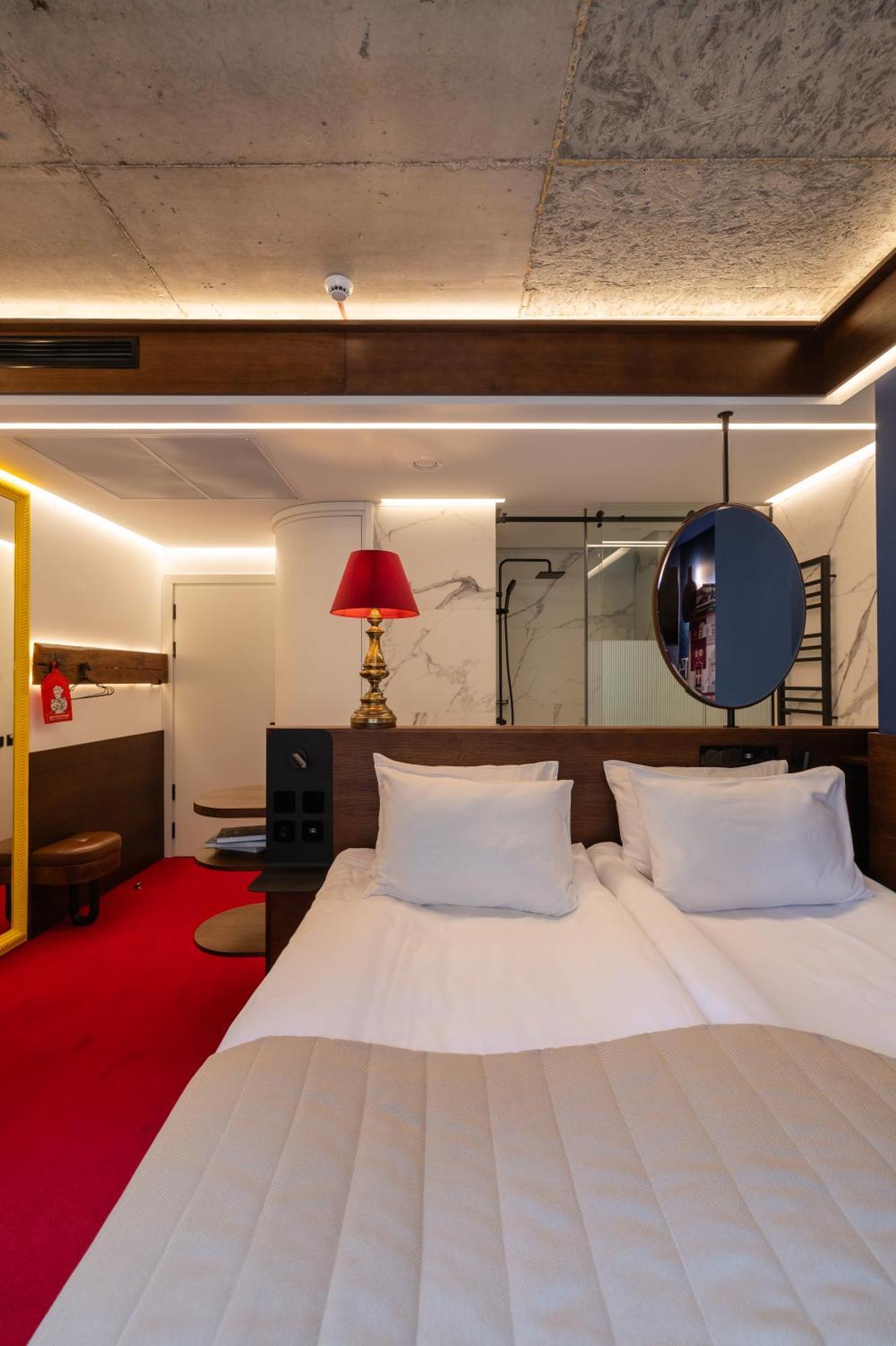 !Fest Hotel Rynok Square Lviv Extérieur photo